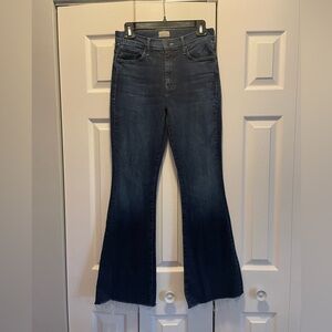 MOTHER Women's the weekender fray Jeans in Dark Blue